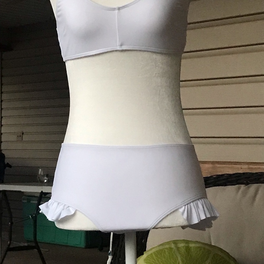NWOT 2-pc Ruffle Bikini (set) - Picture 5 of 12